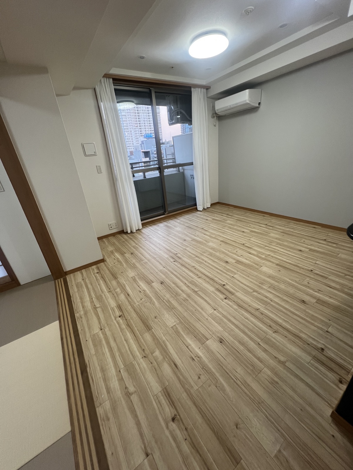 木目調クッションフロア施工後のリビング